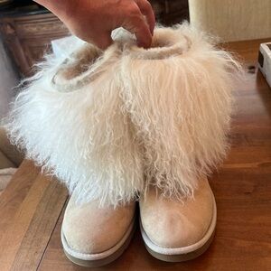 UGG Women’s Fluffy Tan Boots